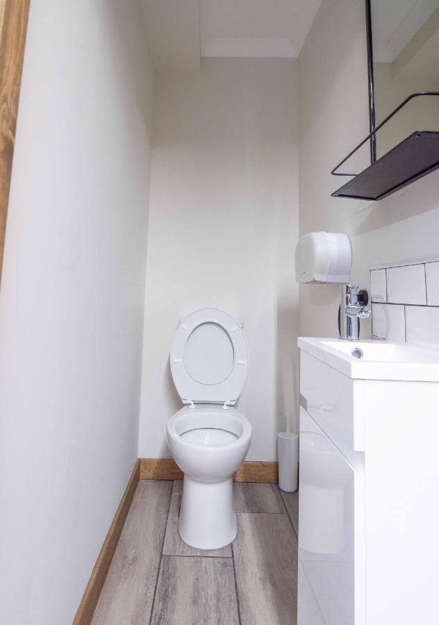 Ben Nevis Inn Rooms ฟอร์ตวิลเลียม ภายนอก รูปภาพ