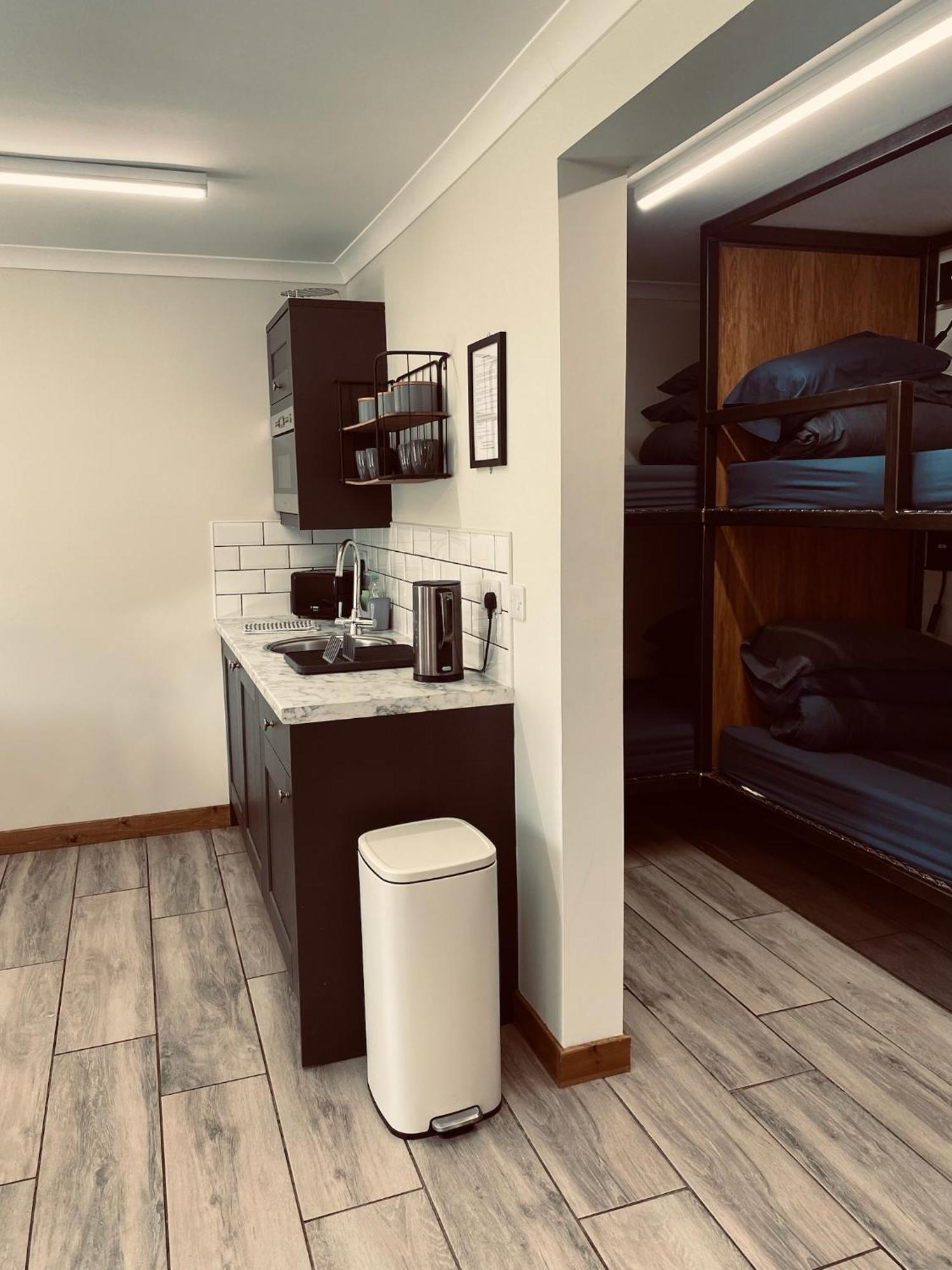 Ben Nevis Inn Rooms ฟอร์ตวิลเลียม ภายนอก รูปภาพ