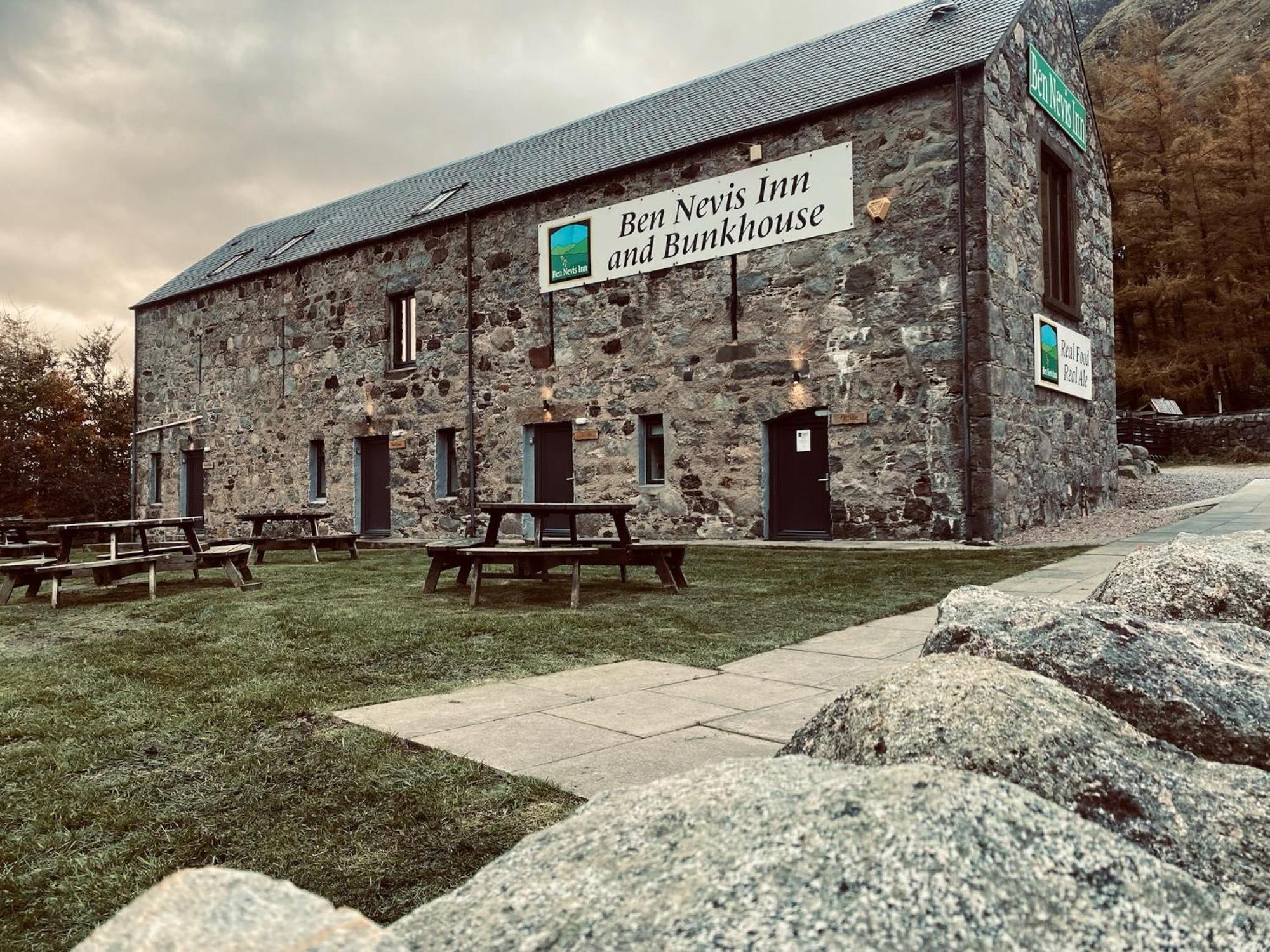Ben Nevis Inn Rooms ฟอร์ตวิลเลียม ภายนอก รูปภาพ